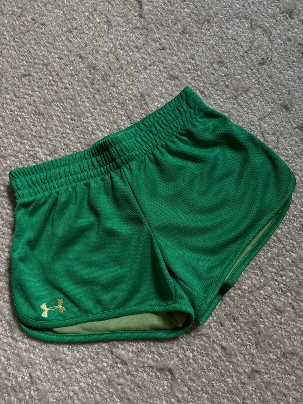 ⚽️ NWOT UNDER ARMOUR WOMENS SIZE XS GREEN MESH SHORTS